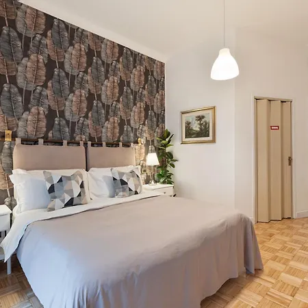 Urbana Colosseum Apartment *